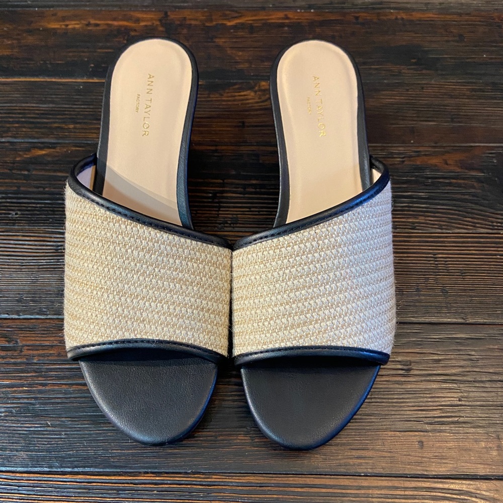 Ann Taylor Factory Womens Size 6.5 Mules